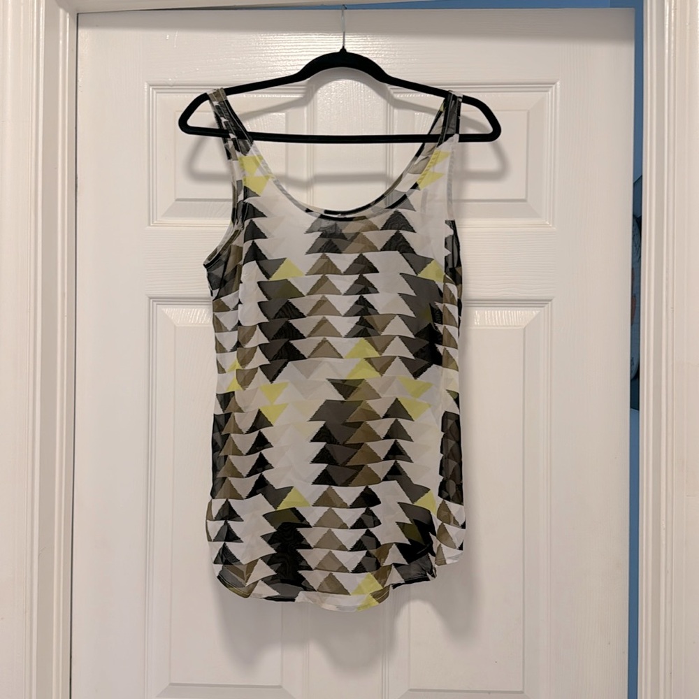 SZ M like new super cute sheer top